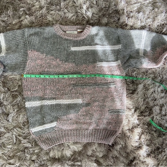 Club International women acrylic knitted pullover sweater. Size L. Pre-owned. - Picture 9 of 11
